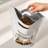 Żwirek drewniany GO4PET 5 kg - opakowanie Easy Open Opakowanie Easy Open żwirku drewnianego GO4PET 5 kg z wycięciem na rękę